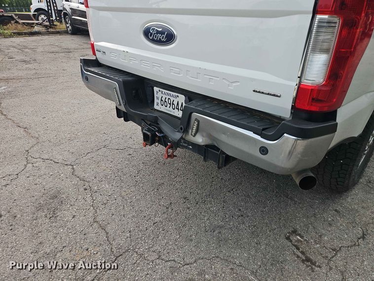 image for item EO7446 2019 Ford F250 Super Duty XL Crew Cab pickup truck