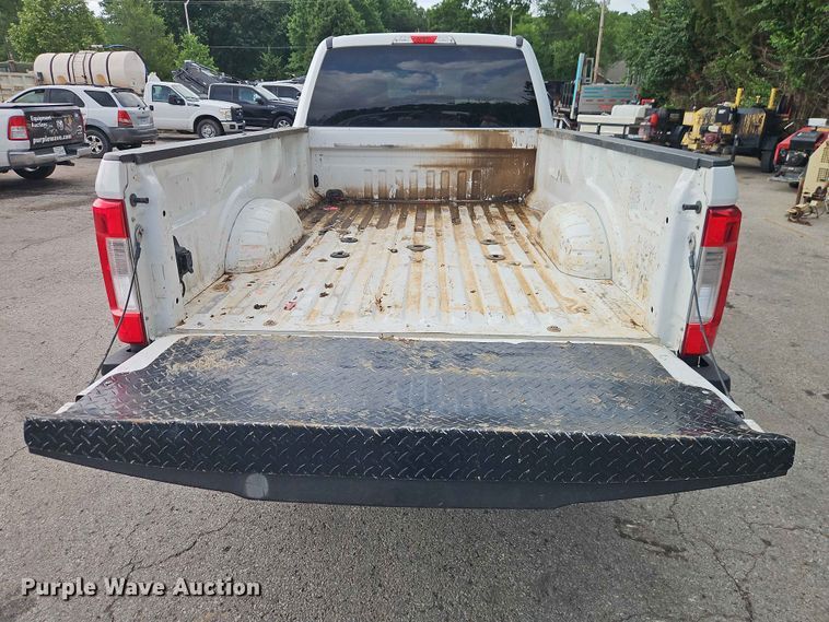 image for item EO7446 2019 Ford F250 Super Duty XL Crew Cab pickup truck