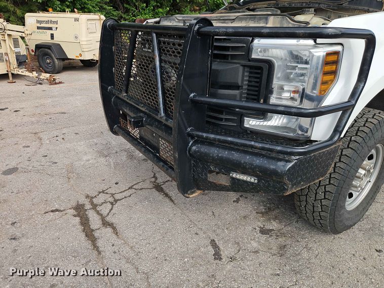 image for item EO7446 2019 Ford F250 Super Duty XL Crew Cab pickup truck