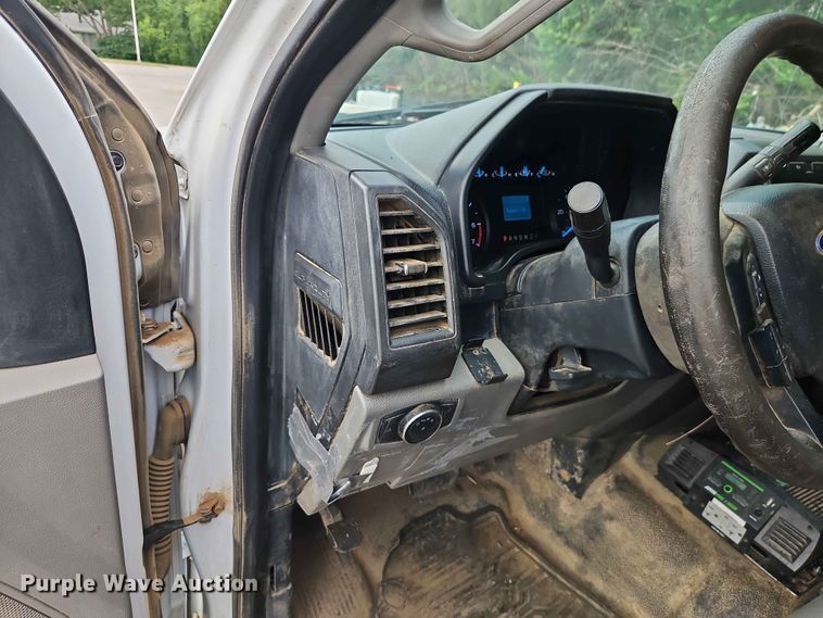 image for item EO7446 2019 Ford F250 Super Duty XL Crew Cab pickup truck