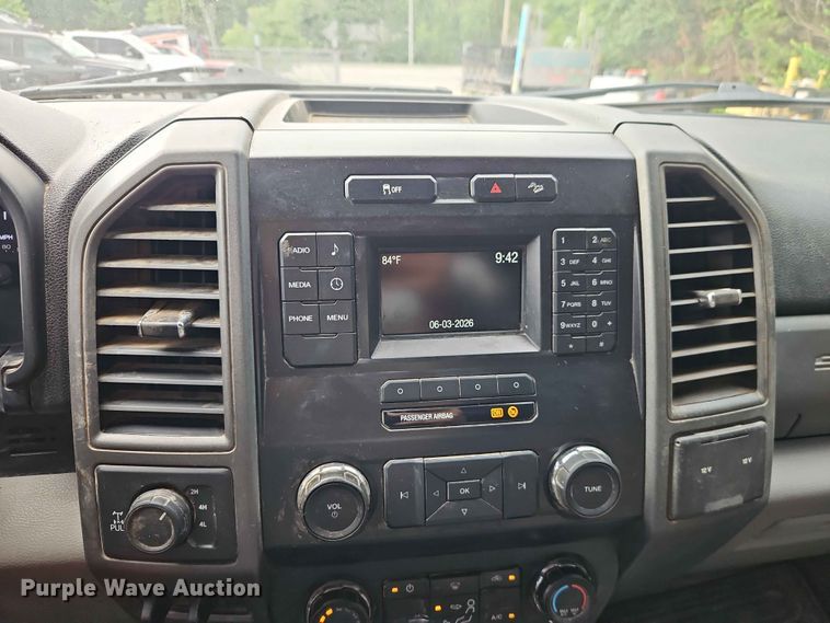 image for item EO7446 2019 Ford F250 Super Duty XL Crew Cab pickup truck