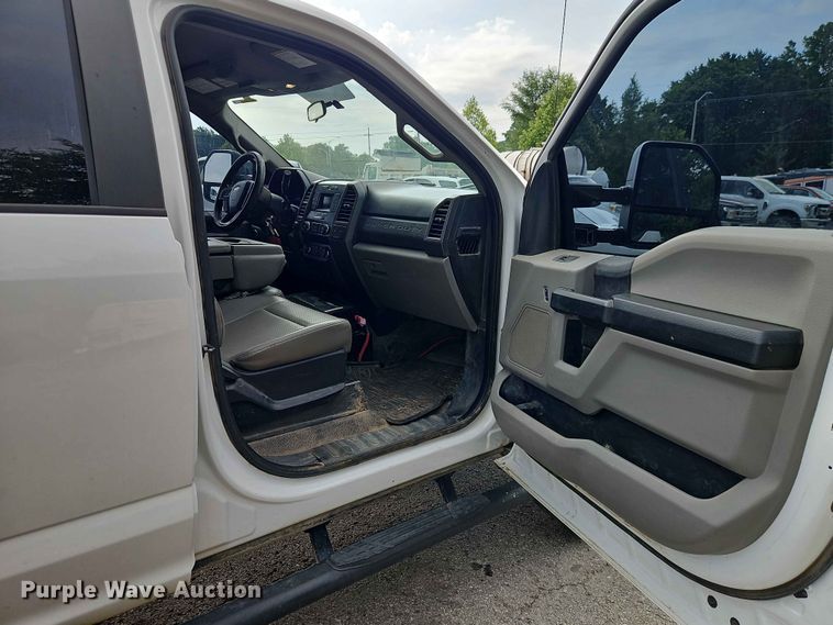 image for item EO7446 2019 Ford F250 Super Duty XL Crew Cab pickup truck