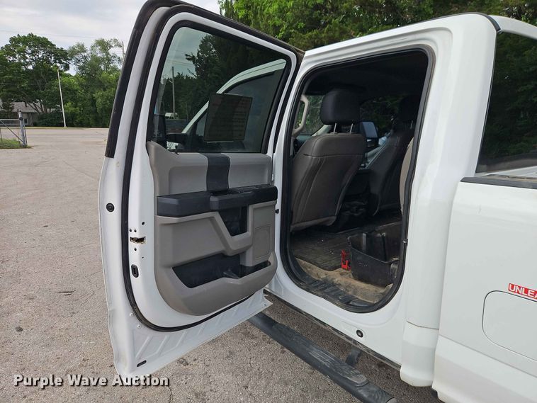image for item EO7446 2019 Ford F250 Super Duty XL Crew Cab pickup truck