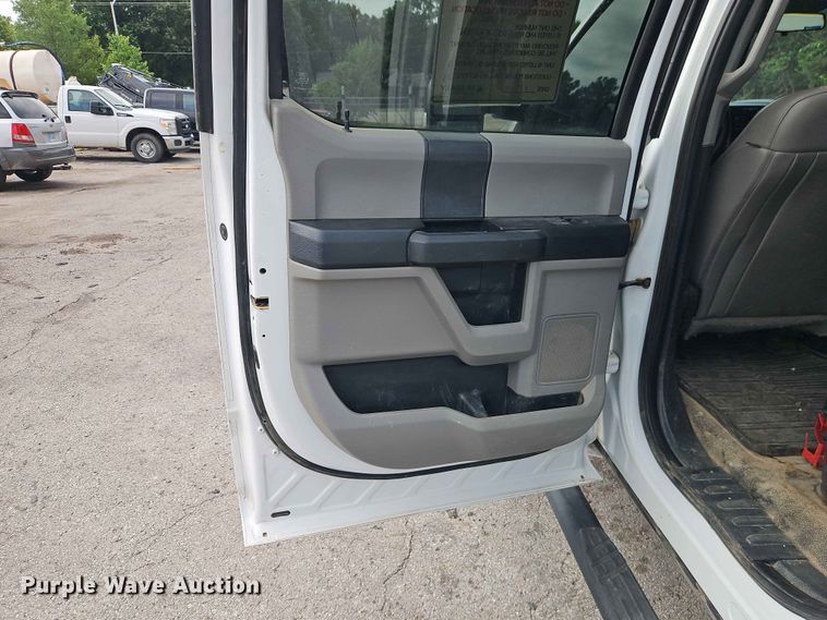 image for item EO7446 2019 Ford F250 Super Duty XL Crew Cab pickup truck