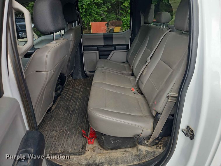 image for item EO7446 2019 Ford F250 Super Duty XL Crew Cab pickup truck