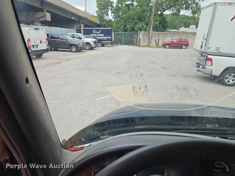 image for item EO7490 2013 Freightliner Business Class M2 box truck