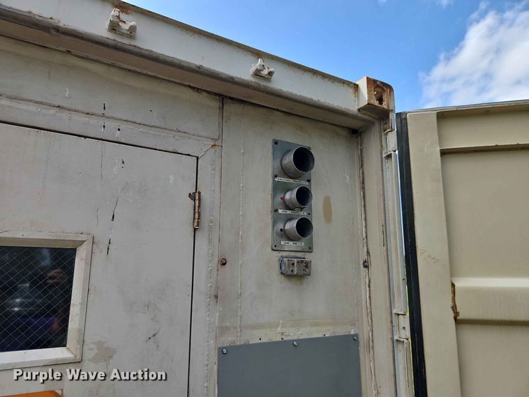 image for item EO7492 Mobile office container