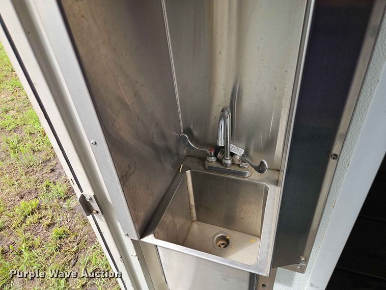 image for item EO7492 Mobile office container