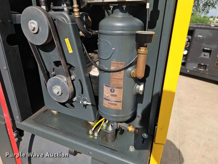 image for item EO7494 2011 Kaeser Aircenter SX 5 air compressor