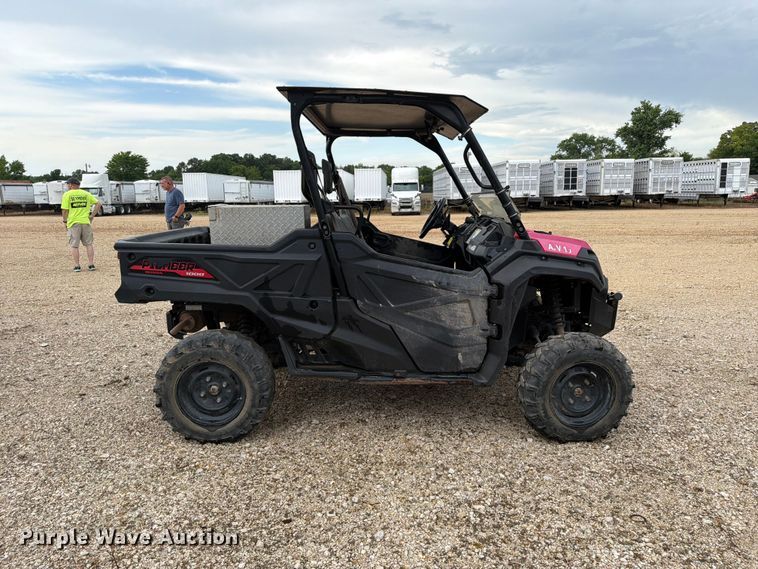 image for item ER3011 2020 Honda Pioneer 1000 utility vehicle