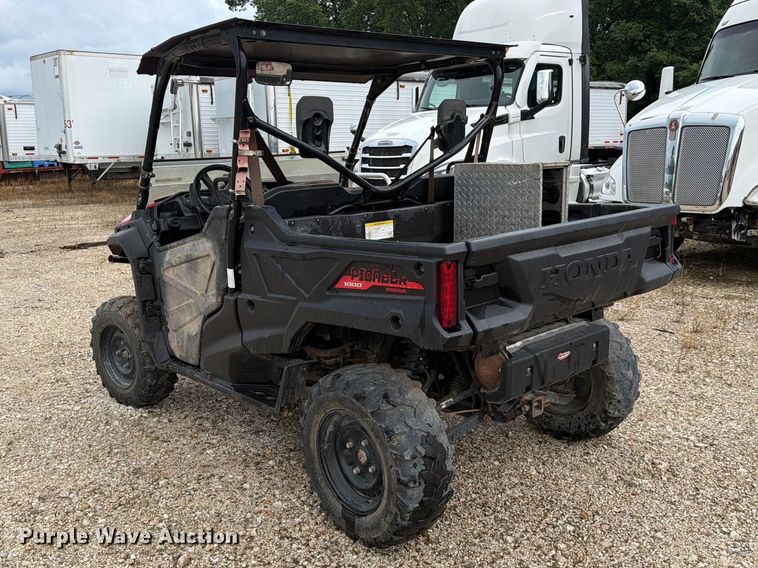 image for item ER3011 2020 Honda Pioneer 1000 utility vehicle