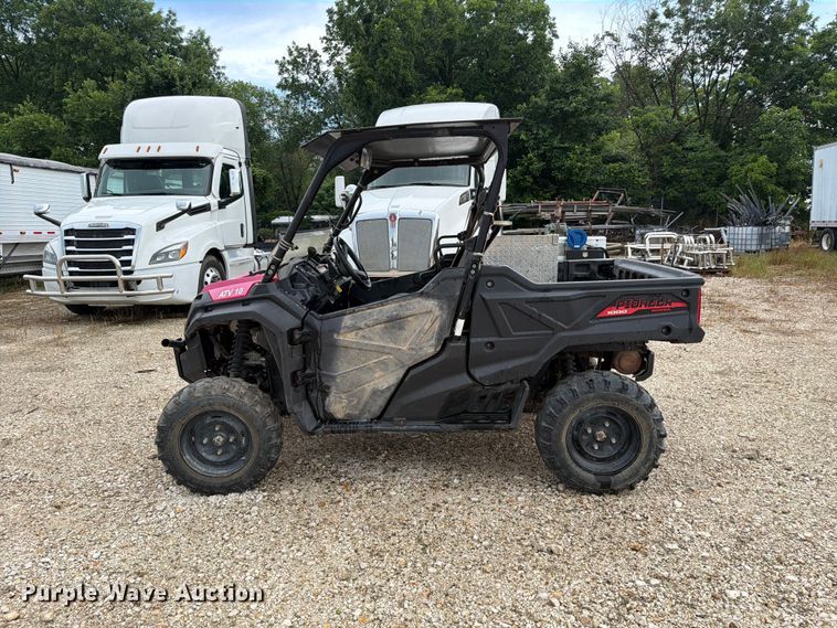 image for item ER3011 2020 Honda Pioneer 1000 utility vehicle
