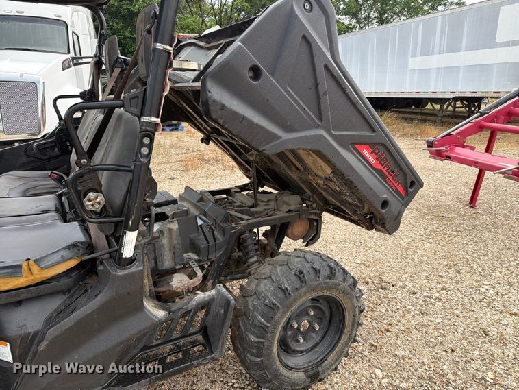 image for item ER3011 2020 Honda Pioneer 1000 utility vehicle
