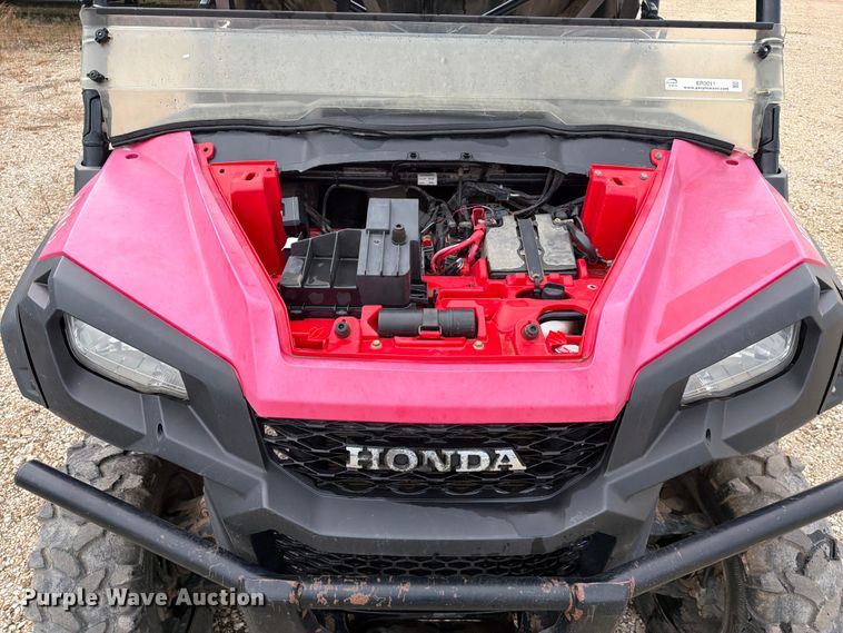 image for item ER3011 2020 Honda Pioneer 1000 utility vehicle