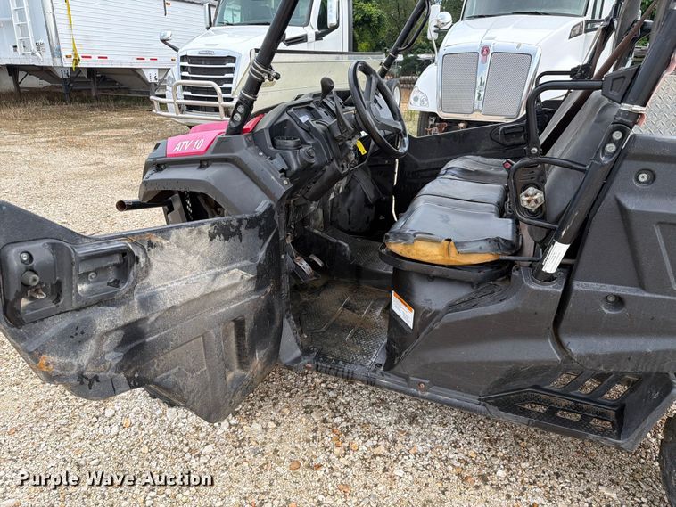 image for item ER3011 2020 Honda Pioneer 1000 utility vehicle