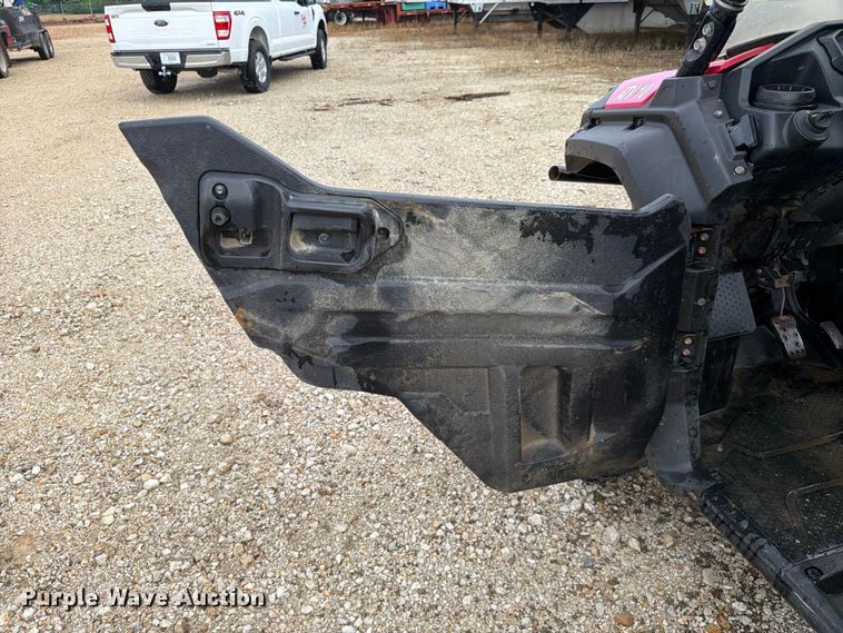 image for item ER3011 2020 Honda Pioneer 1000 utility vehicle