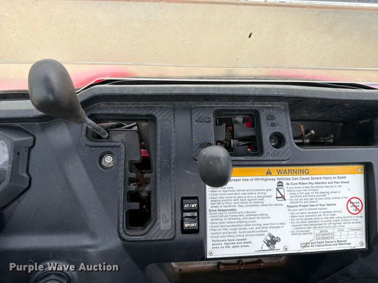 image for item ER3011 2020 Honda Pioneer 1000 utility vehicle