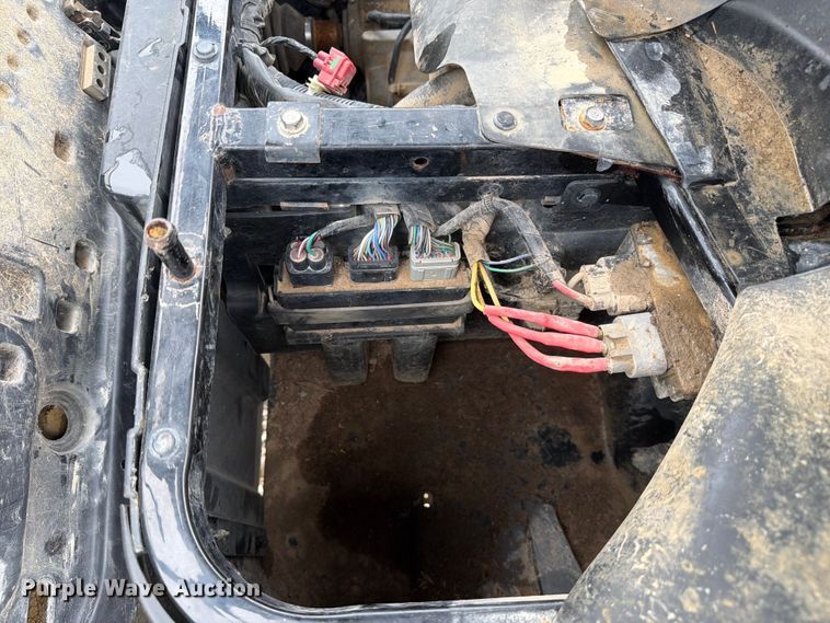image for item ER3011 2020 Honda Pioneer 1000 utility vehicle