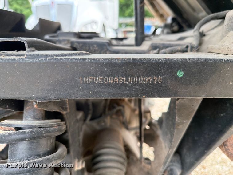 image for item ER3011 2020 Honda Pioneer 1000 utility vehicle