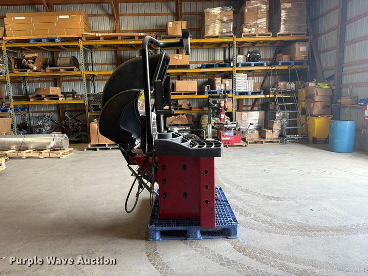 image for item ER3030 Hunter Engineering Company GSP9600HD tire balancer