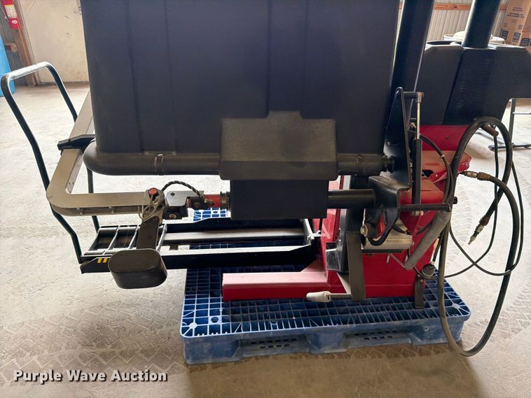 image for item ER3030 Hunter Engineering Company GSP9600HD tire balancer
