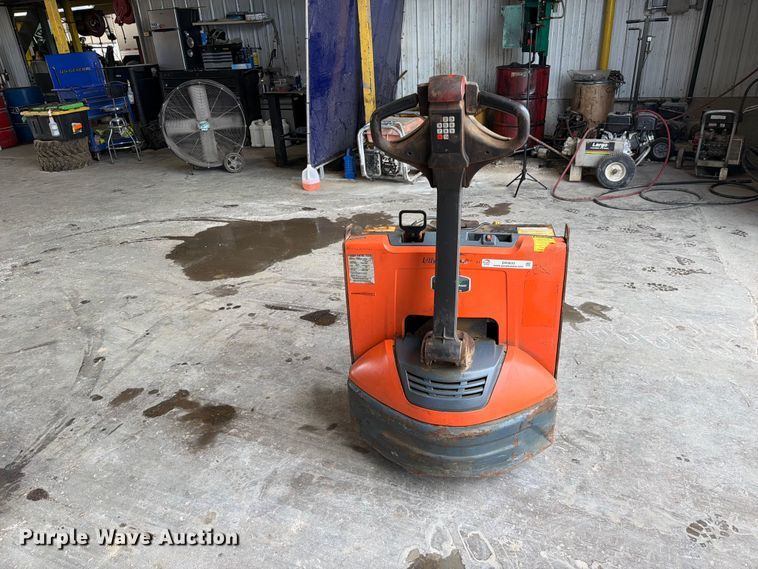 image for item ER3033 Toyota 8HBW23 pallet jack