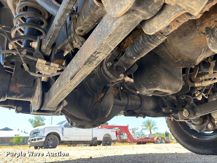 image for item ER7546 2022 RAM 4500 Crew Cab flatbed truck