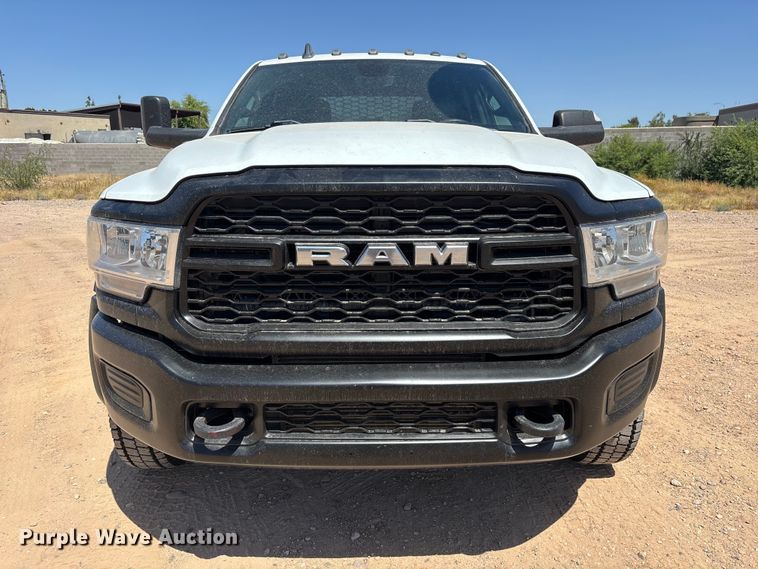 image for item ER7546 2022 RAM 4500 Crew Cab flatbed truck