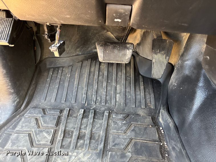 image for item ER7546 2022 RAM 4500 Crew Cab flatbed truck