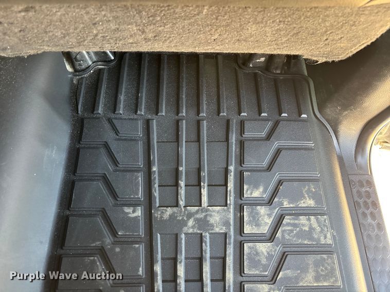 image for item ER7546 2022 RAM 4500 Crew Cab flatbed truck