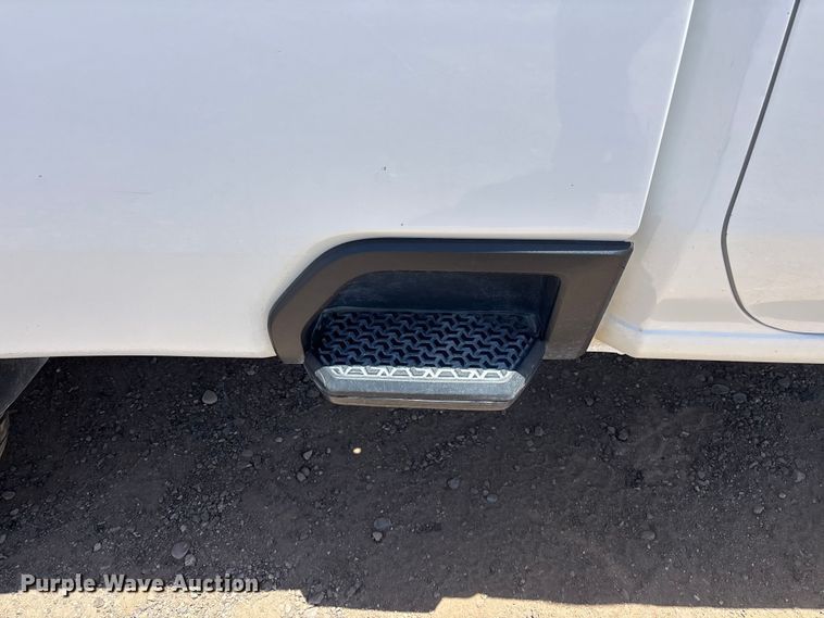 image for item ER7639 2020 GMC Sierra 2500HD Crew Cab pickup truck