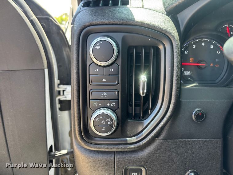 image for item ER7639 2020 GMC Sierra 2500HD Crew Cab pickup truck