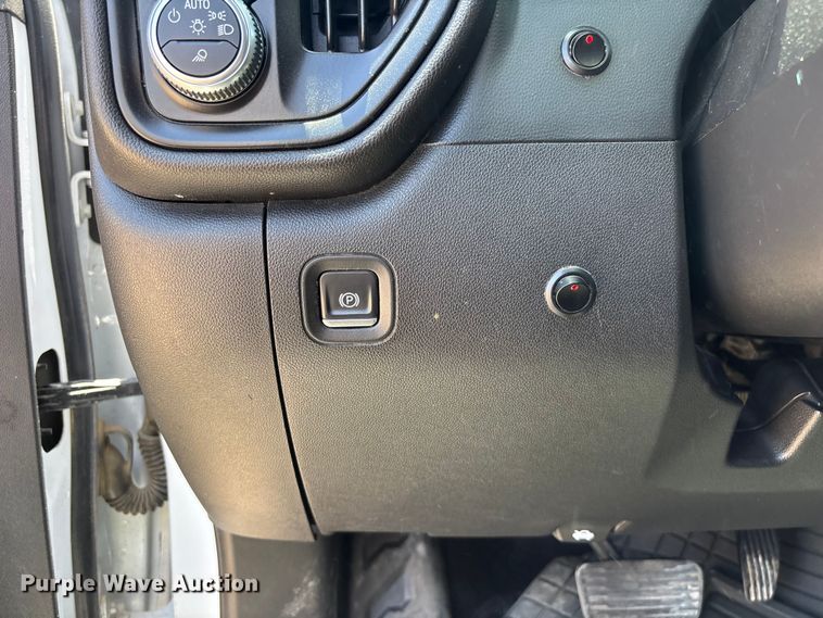 image for item ER7639 2020 GMC Sierra 2500HD Crew Cab pickup truck