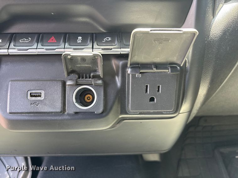 image for item ER7639 2020 GMC Sierra 2500HD Crew Cab pickup truck