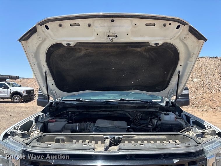 image for item ER7639 2020 GMC Sierra 2500HD Crew Cab pickup truck