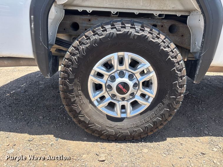 image for item ER7639 2020 GMC Sierra 2500HD Crew Cab pickup truck