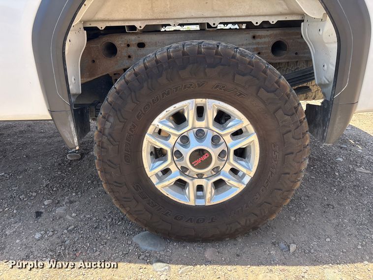 image for item ER7639 2020 GMC Sierra 2500HD Crew Cab pickup truck