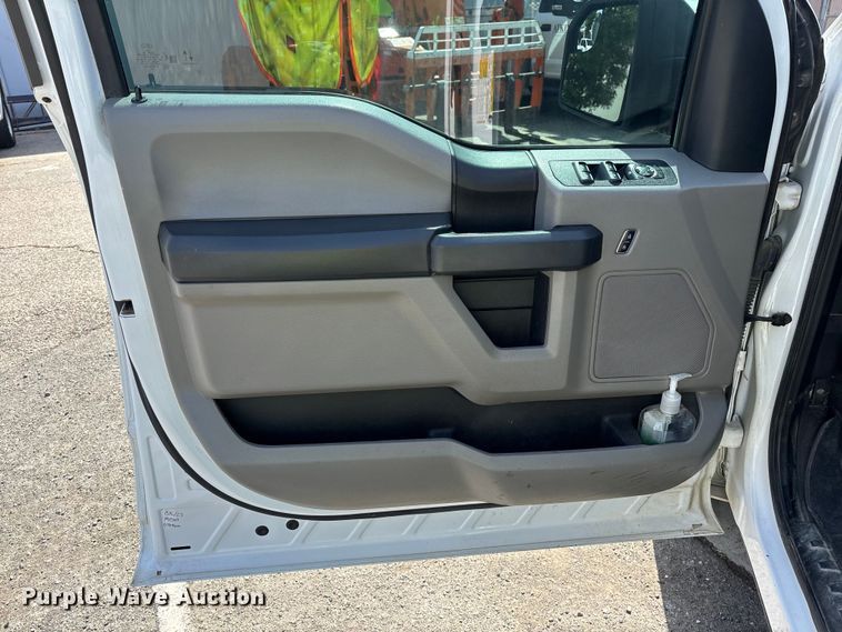 image for item ER7646 2021 Ford F150  Ext. Cab pickup truck
