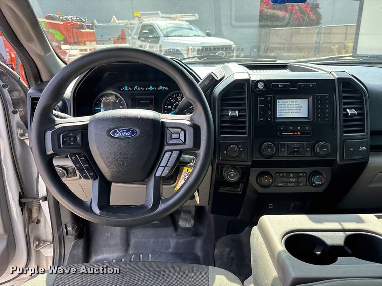 image for item ER7646 2021 Ford F150  Ext. Cab pickup truck