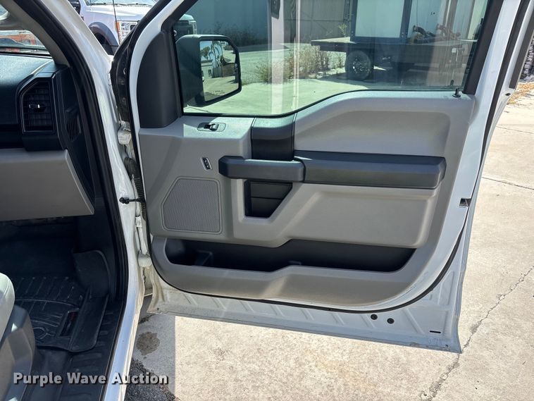image for item ER7646 2021 Ford F150  Ext. Cab pickup truck