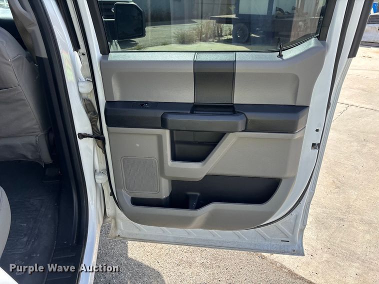 image for item ER7646 2021 Ford F150  Ext. Cab pickup truck