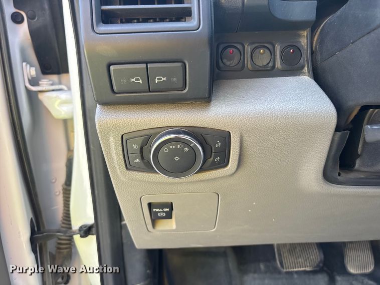 image for item ER7649 2020 Ford F150 Crew Cab pickup truck
