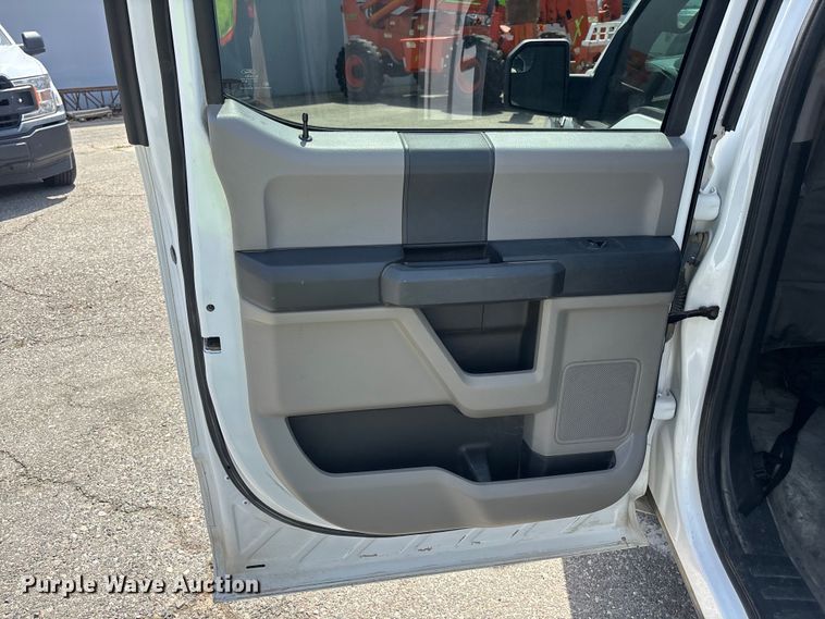 image for item ER7649 2020 Ford F150 Crew Cab pickup truck