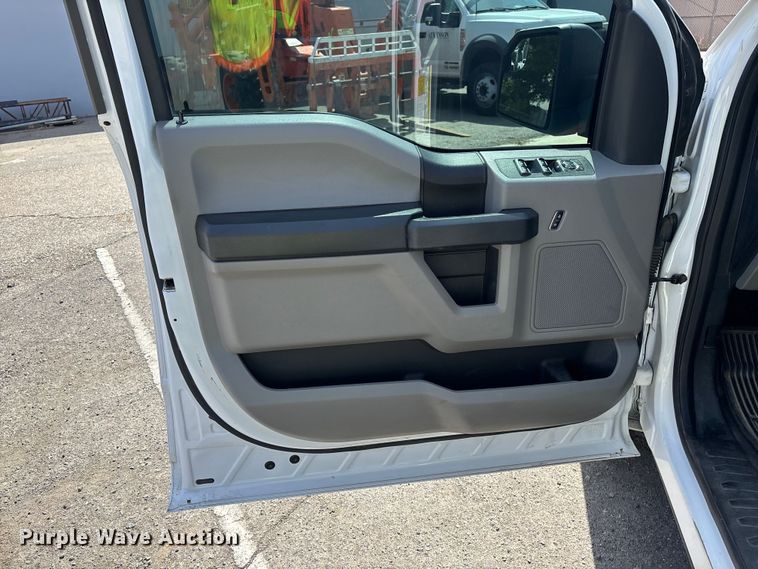 image for item ER7650 2018 Ford F-150 XL Crew Cab pickup truck