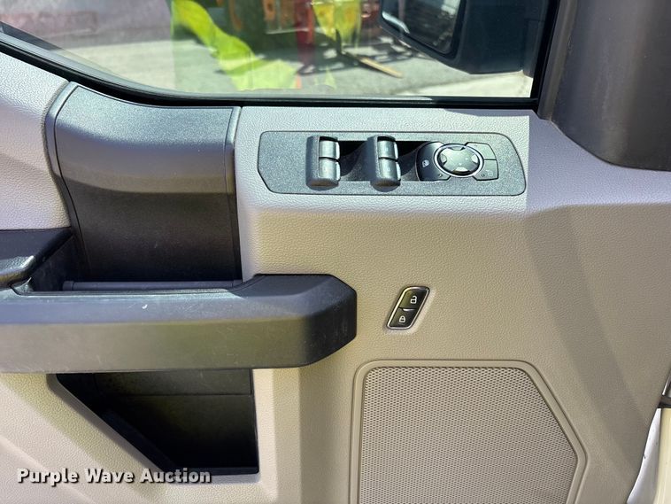 image for item ER7650 2018 Ford F-150 XL Crew Cab pickup truck