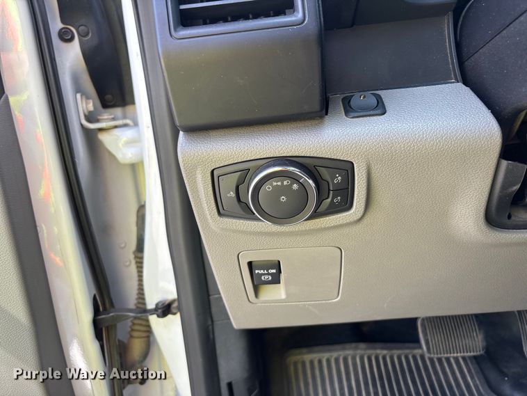 image for item ER7650 2018 Ford F-150 XL Crew Cab pickup truck