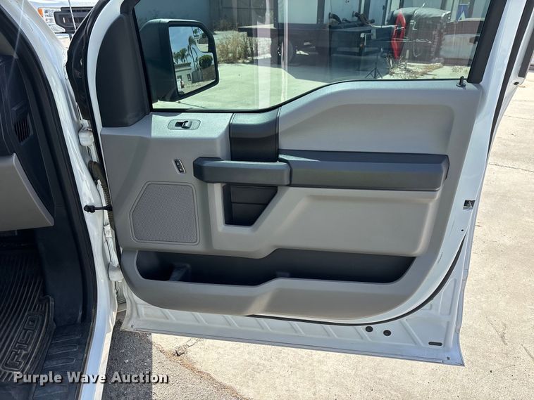 image for item ER7650 2018 Ford F-150 XL Crew Cab pickup truck