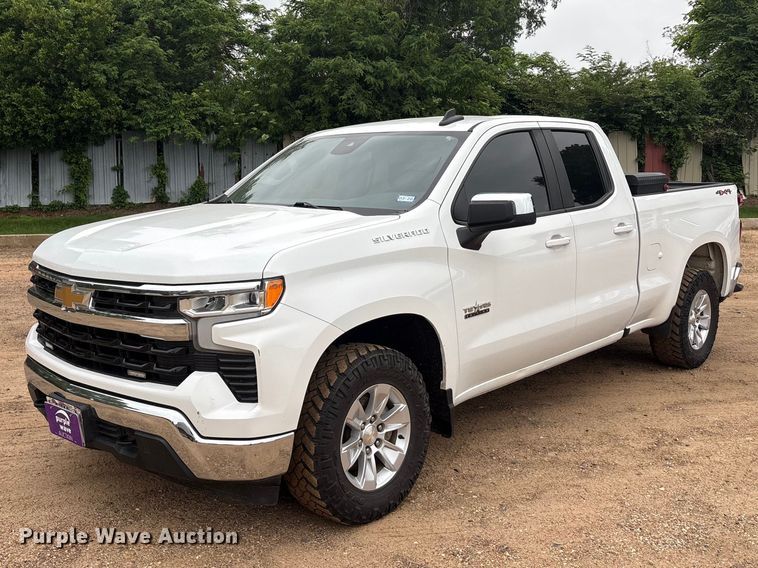 image for item ET2002 2022 Chevrolet Silverado 1500 Ext. Cab pickup truck