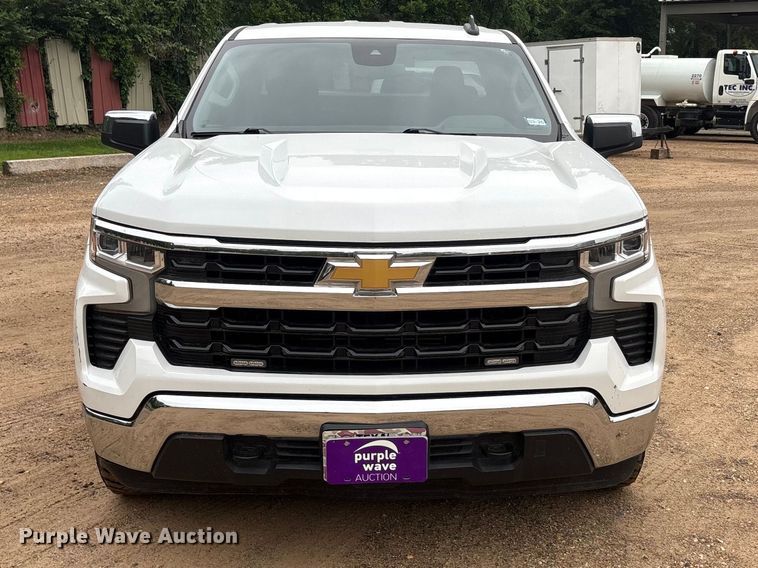 image for item ET2002 2022 Chevrolet Silverado 1500 Ext. Cab pickup truck