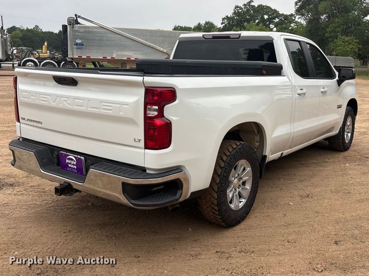 image for item ET2002 2022 Chevrolet Silverado 1500 Ext. Cab pickup truck